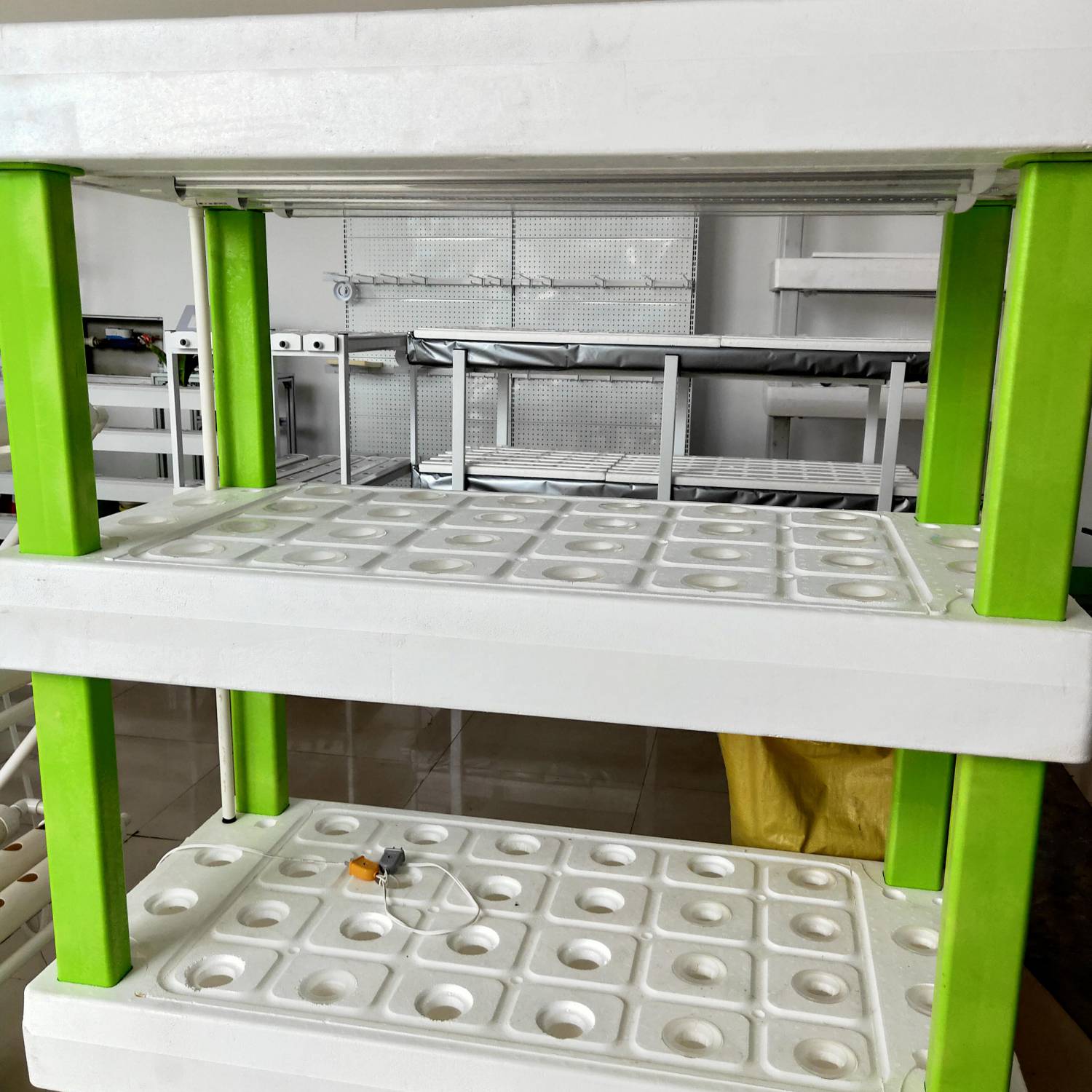 家庭植物工廠.jpg